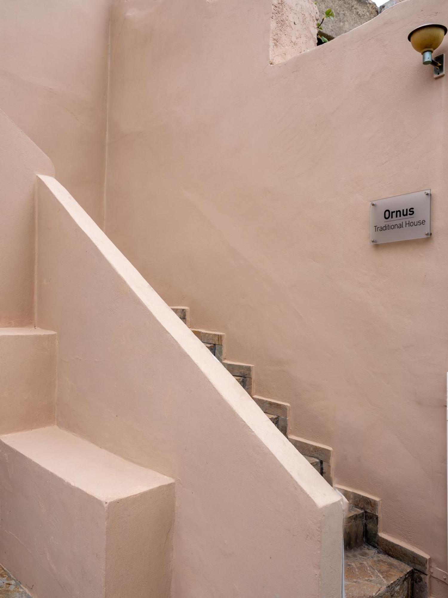 Ornus Traditional House Orne Exterior foto